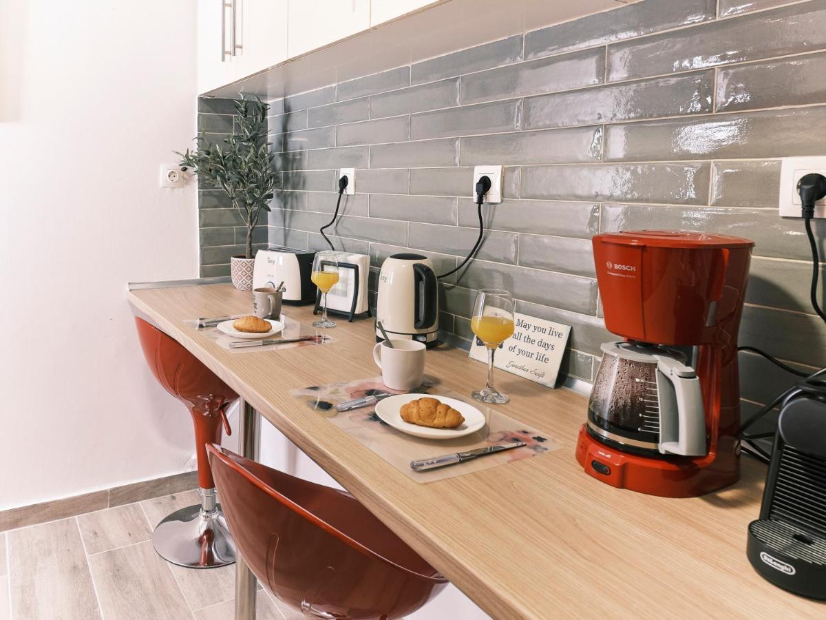 "Under The Olive Tree"- Beautiful Apartment In The Heart Of Athens Ngoại thất bức ảnh