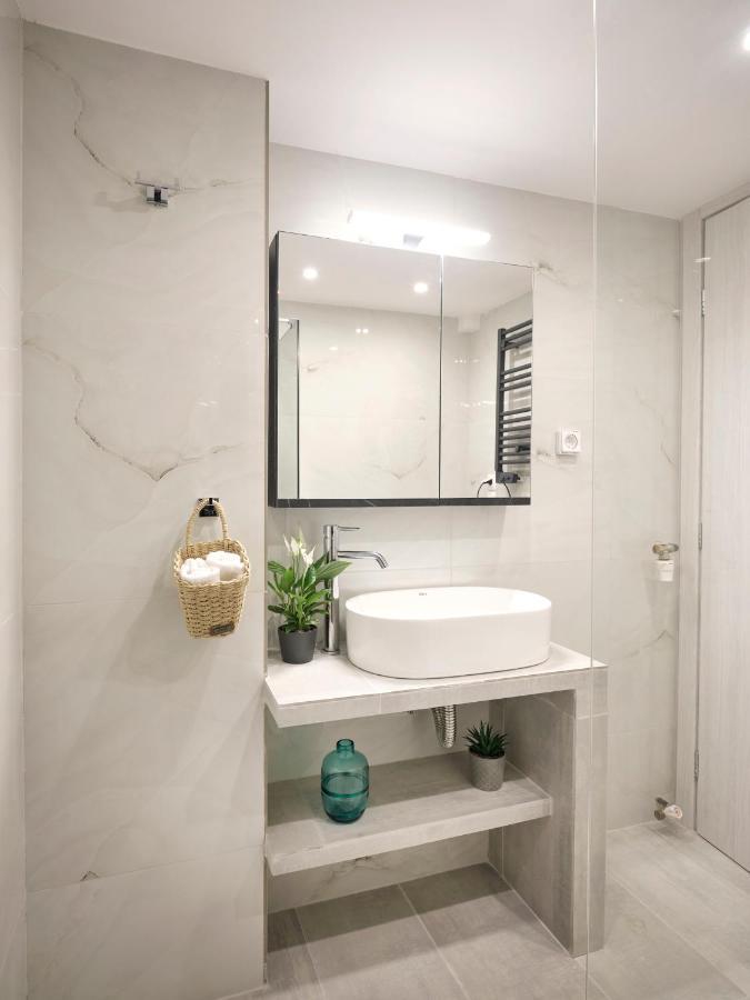 "Under The Olive Tree"- Beautiful Apartment In The Heart Of Athens Ngoại thất bức ảnh