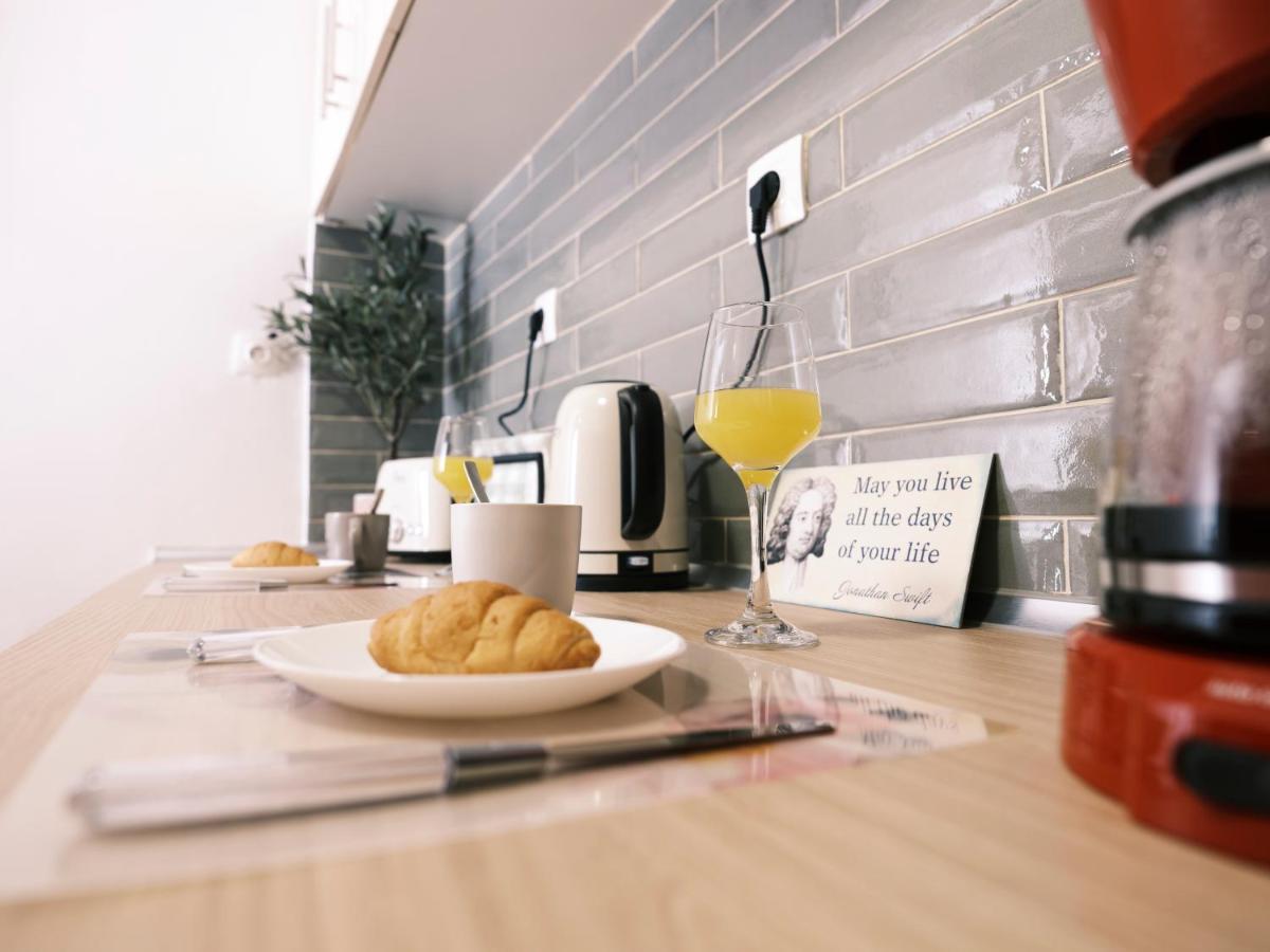 "Under The Olive Tree"- Beautiful Apartment In The Heart Of Athens Ngoại thất bức ảnh